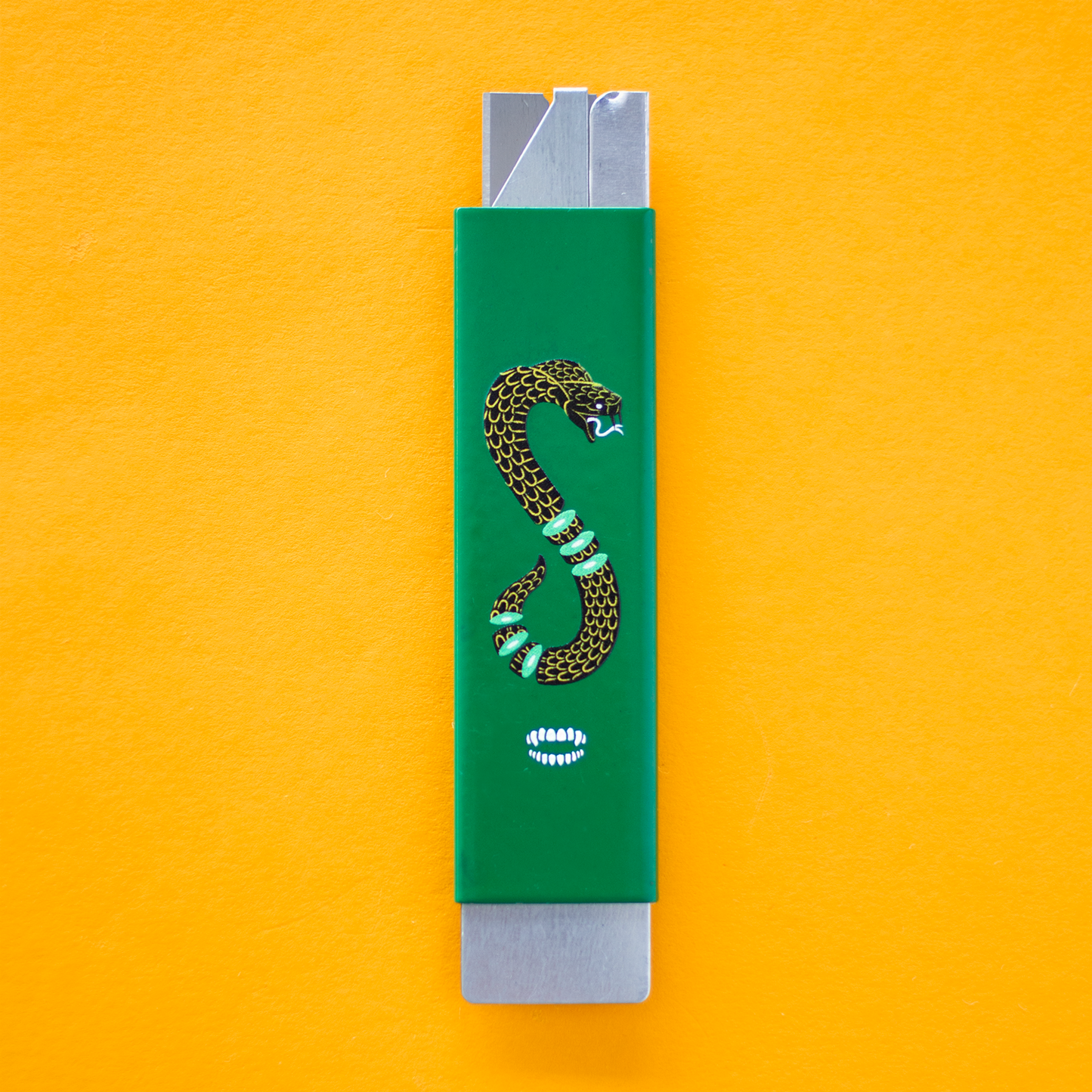 Kiwi Cobra Box Cutter