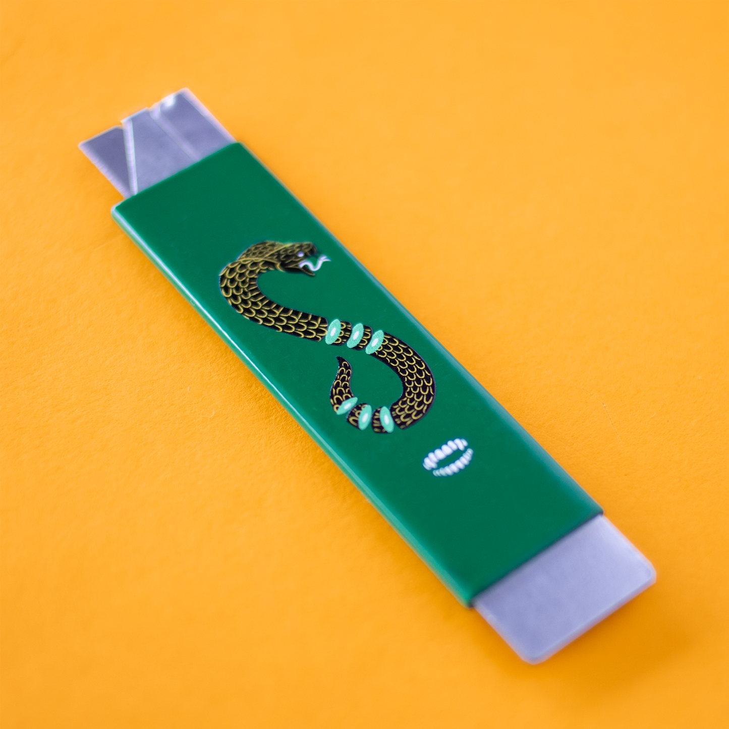 Kiwi Cobra Box Cutter